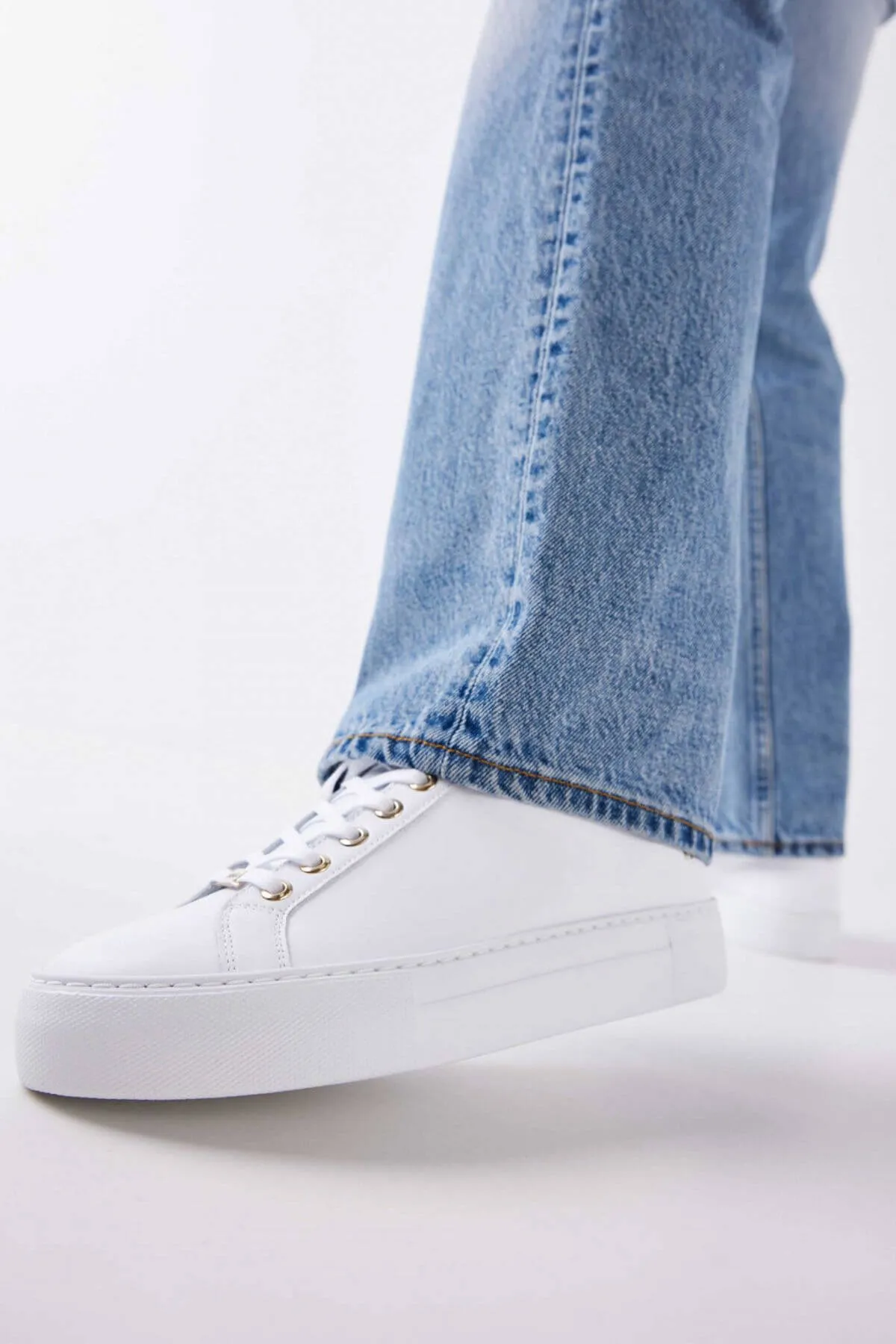 Jolie Sneakers | White